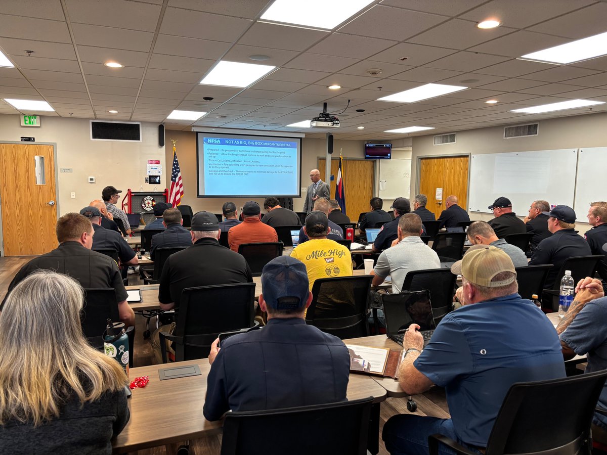 BlueCardHZ's tweet image. 🔥 The Big Box Workshop Day 1 is kicking off in Windsor-Severance, Colorado! 🔥
Shane Ray and the Blue Card Lead Instructors are on scene and setting the tone for two days of high-impact, hands-on training. Let’s go! 💪📦🚒

#BlueCardCommand #BigBoxTraining #FirefighterTraining…