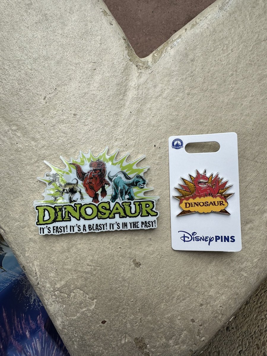 BREAKING NEWS FOLKS!!!

New Dinosaur merch has officially hit Disney’s Animal Kingdom!🤩🦖🦕☄️