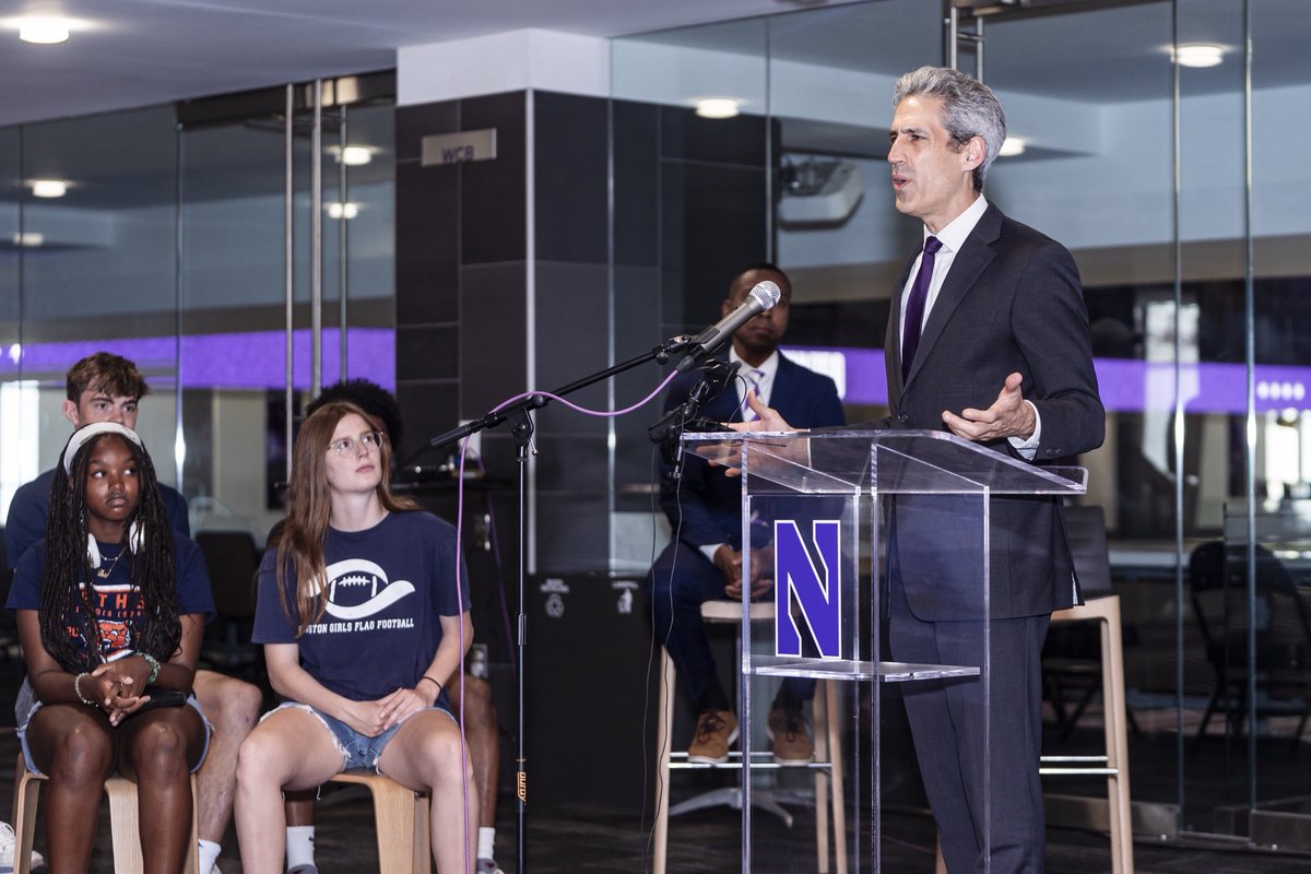ryanfieldupdate's tweet image. Big milestone at Ryan Field! On our 1-year groundbreaking anniversary, we announced our 2nd
anchor tenant: a coalition of community partners.
Speakers: @PatRyanChicago , Mayor @DanielBiss , Corbett Ryan, Dr. @PabloCelnikCEO, Dave Davis, Omar Brown, Chris Livatino
#RyanField…