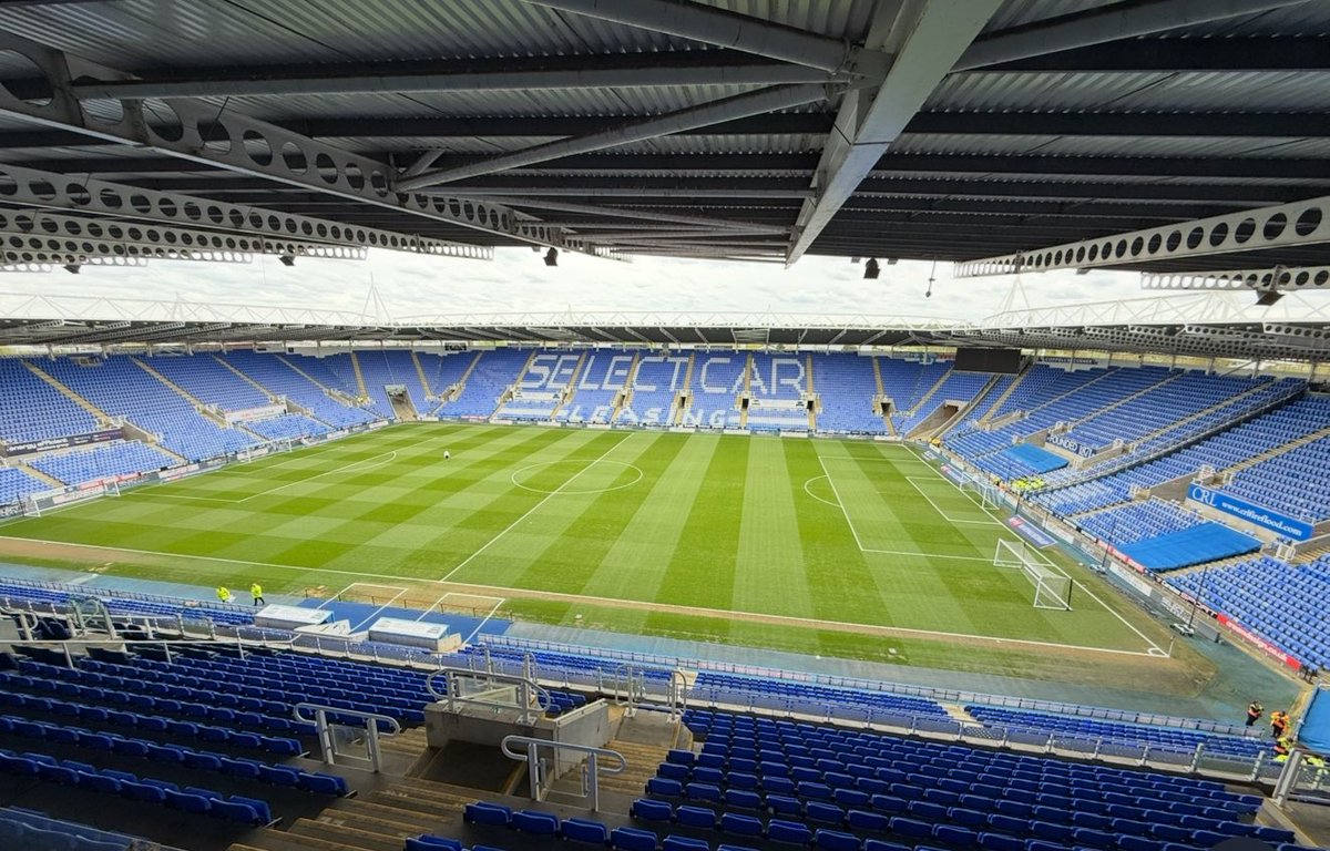 SIGNING: <a href="/ReadingFC/">Reading FC</a> has signed Finley Burns on a season long loan from Premier League side Manchester City.
The 6ft5 centre back departs Pep Guardiola's side to join the Royals after a loan spell with Hull City last season. #readingfc