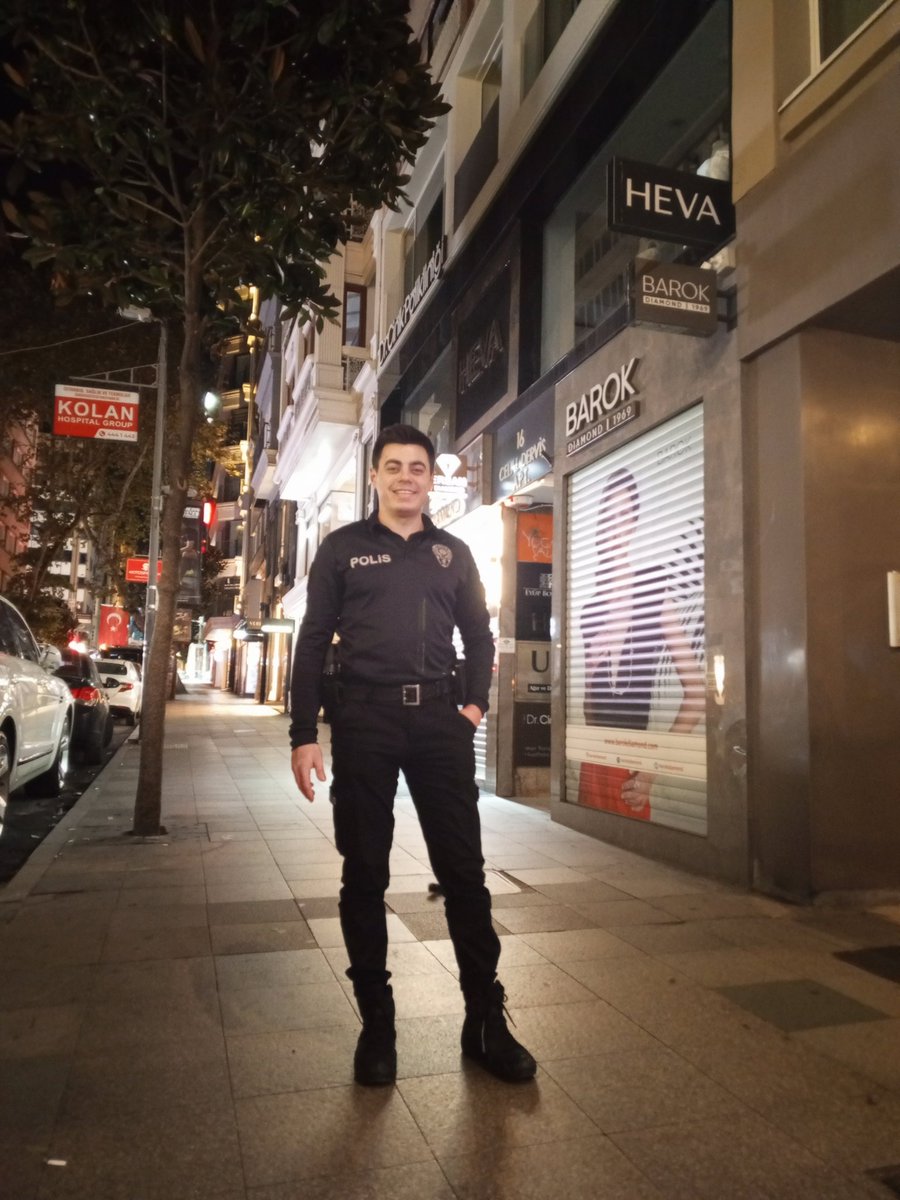 Mistoriyniz's tweet photo. Türkiyeli değil, Türk polisiyiz https://t.co/UM5xUhWv0U