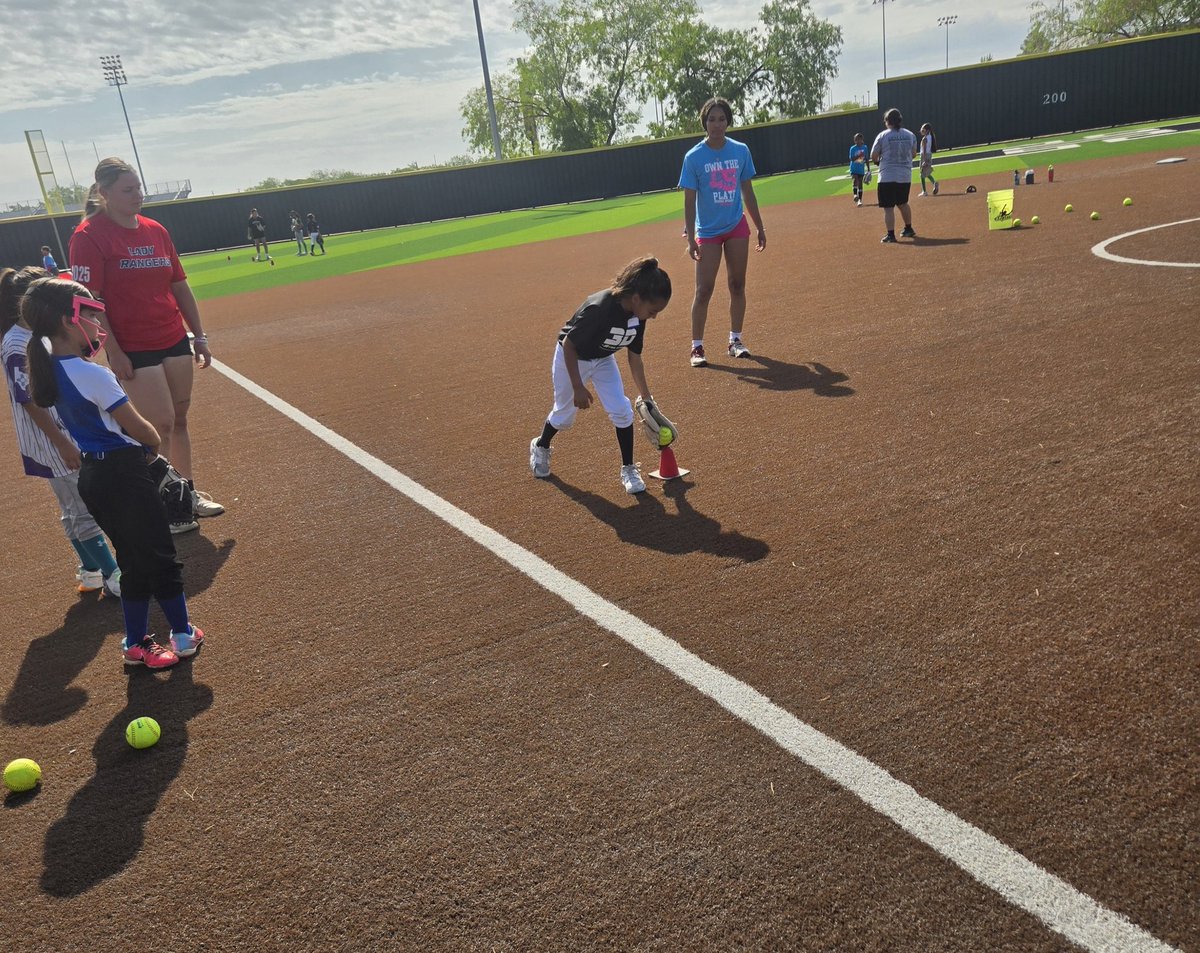 JM Hanks Softball (@hankssoftball) on Twitter photo <a href="/DesiraeSpearman/">Desirae Spearman</a> 🥎 camp off and running with 10u!! Still a couple of spots remaining in the other sessions! <a href="/HanksSBBooster/">Hanks🥎Booster</a> <a href="/JMHanksHigh/">J.M. Hanks High School</a> <a href="/HanksGutierrez/">Danny Gutierrez</a> <a href="/Coach_Veliz/">Coach Scott Veliz</a> <a href="/YISDAthletics1/">YISD Athletics</a> <a href="/HanksAthletics/">THE KINGDOM ATHLETICS</a> <a href="/DesiraeSpearman/">Desirae Spearman</a> 🥎 camp off and running with 10u!! Still a couple of spots remaining in the other sessions! <a href="/HanksSBBooster/">Hanks🥎Booster</a> <a href="/JMHanksHigh/">J.M. Hanks High School</a> <a href="/HanksGutierrez/">Danny Gutierrez</a> <a href="/Coach_Veliz/">Coach Scott Veliz</a> <a href="/YISDAthletics1/">YISD Athletics</a> <a href="/HanksAthletics/">THE KINGDOM ATHLETICS</a>