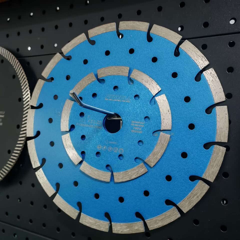 Fewelltools's tweet image. Diamond Concrete Saw Blade for cutting tile,porpelain,ceramic,conerete and marble.#cuttingdisc #diamondsawblade #granitebalde #stonecuttingblade #graniteblockcutting #granitesawing #granite #wetcuttingblade  #seqmentsawblade #stonetool #turboblade #tileblade #tilecutting