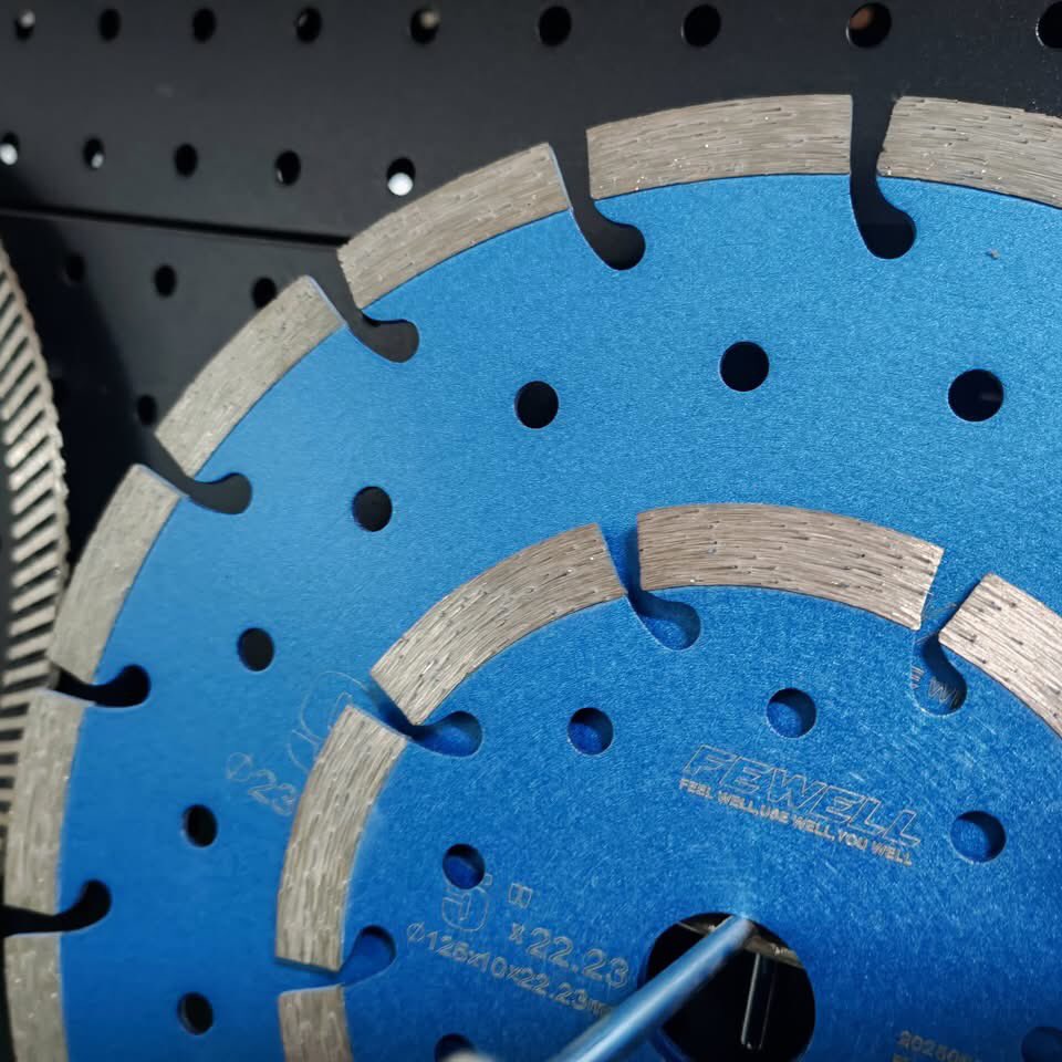 Fewelltools's tweet image. Diamond Concrete Saw Blade for cutting tile,porpelain,ceramic,conerete and marble.#cuttingdisc #diamondsawblade #granitebalde #stonecuttingblade #graniteblockcutting #granitesawing #granite #wetcuttingblade  #seqmentsawblade #stonetool #turboblade #tileblade #tilecutting