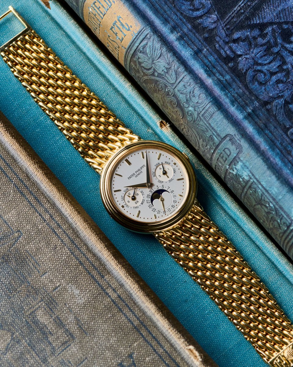EuropeanWatchCo's tweet image. 🟡 Not just any Patek perpetual calendar - this is a first-series grail.🏆 

One of Patek Philippe’s rarest perpetual calendars, this is the ref. 3945/1J. A close relative of the iconic 3940, this First Series example has all the features that drive collectors crazy!

Launched in…
