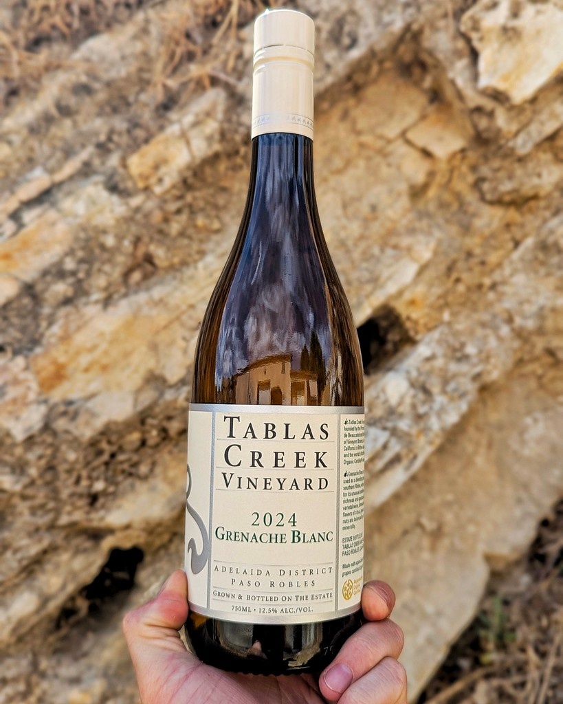 We just released our 2024 Grenache Blanc! We fell for this grape when we first bottled the 2002 vintage for its rich yet bright flavors with citrus pith, caramel apple, and that green apple snap we love. A star in blends, but it shines solo too. Cheers!
tablascreek.com/wines/2024_gre…