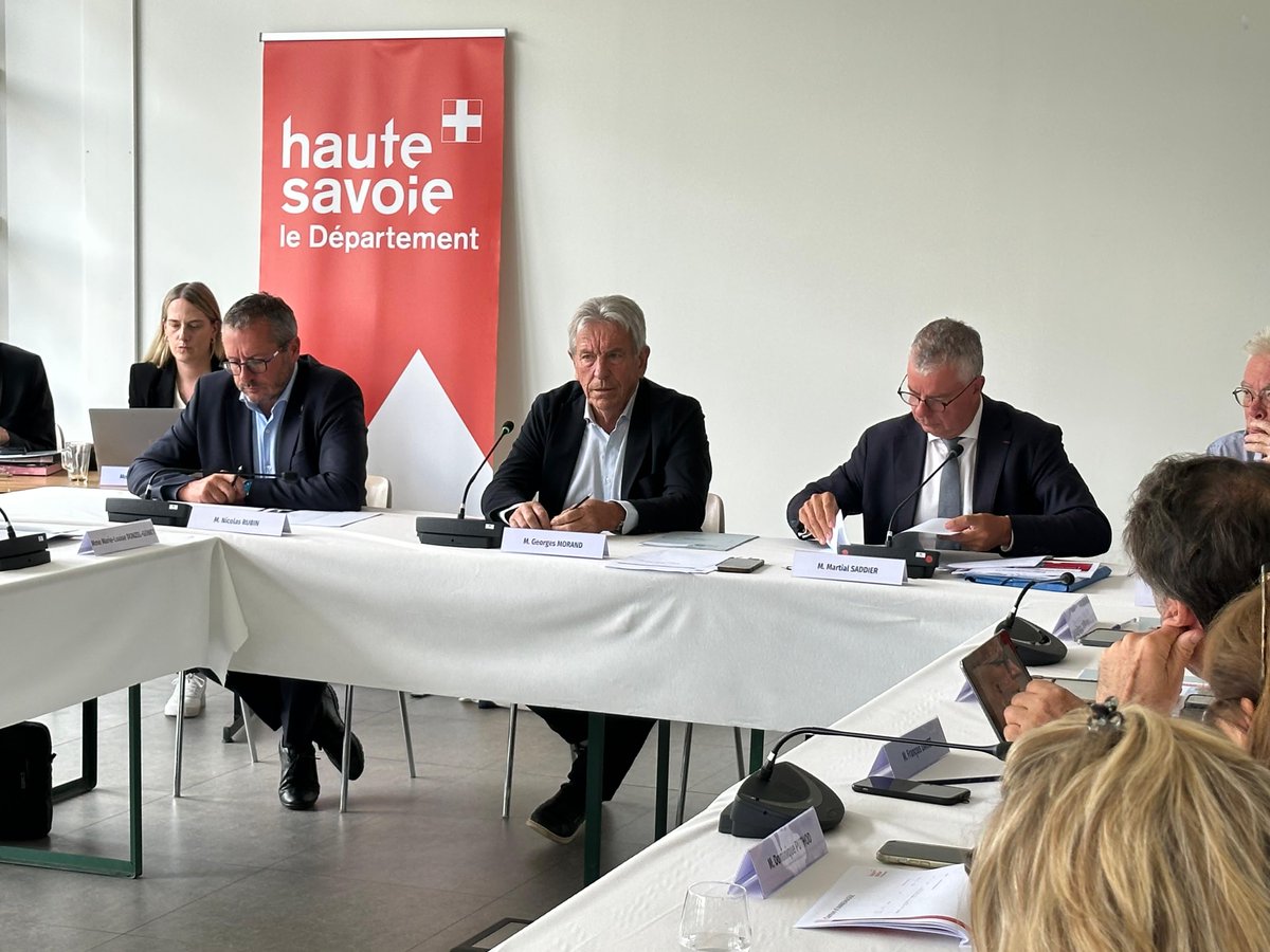 📣 | Ce lundi matin, 𝐥𝐞 #CD74 𝐬’𝐞𝐬𝐭 𝐫𝐞́𝐮𝐧𝐢 𝐞𝐧 𝐒𝐞́𝐚𝐧𝐜𝐞 𝐩𝐮𝐛𝐥𝐢𝐪𝐮𝐞 au Syndicat Intercommunal d’Assainissement du Bassin de Sallanches, pour une séance axée sur la gestion de la ressource en eau.

Plus d'informations 📲 hautesavoie.fr/le-fonds-eau-e…