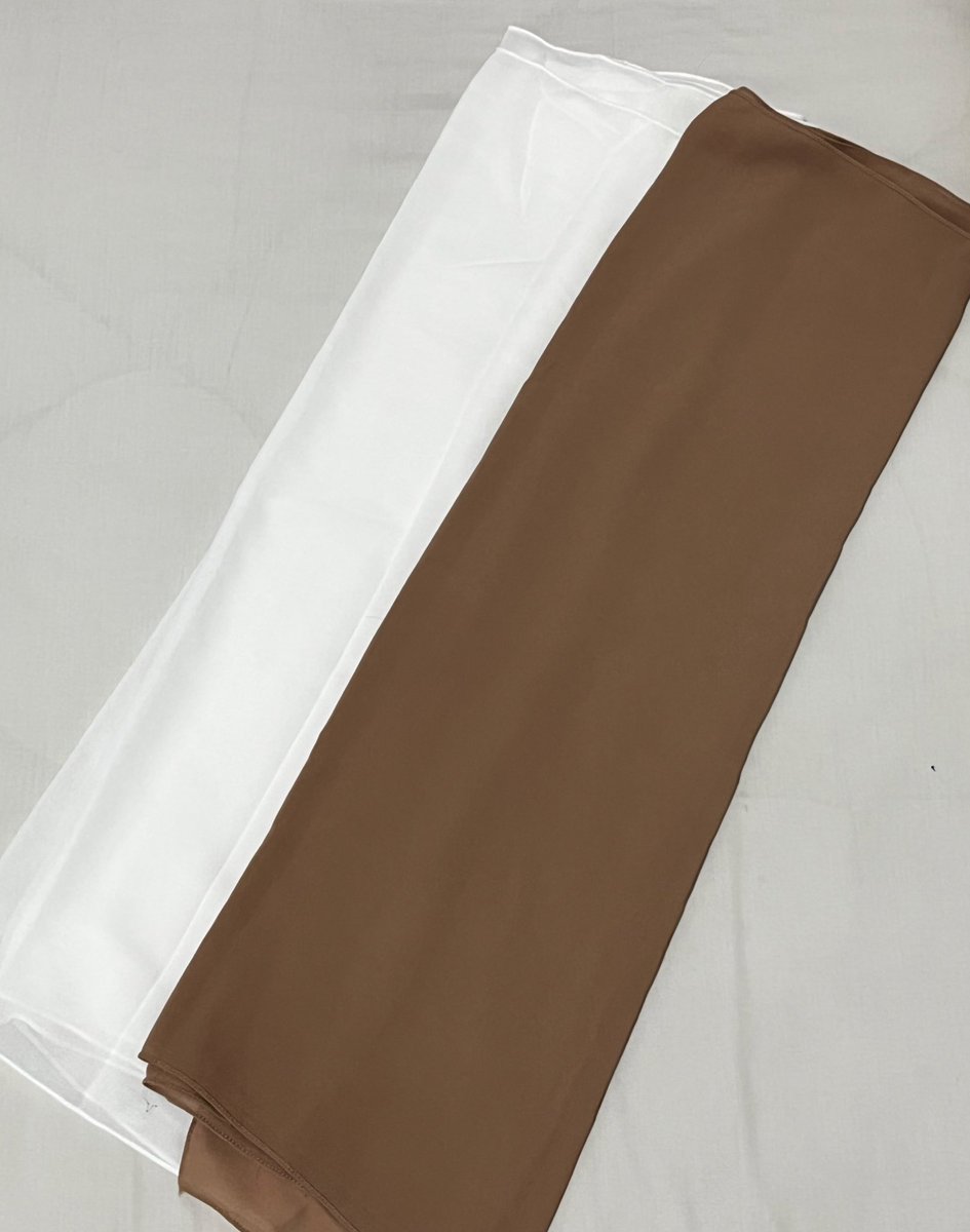 cococarts's tweet image. wts ㅡ preloved

pashmina rayon putih &amp;amp; coklat 
💸: 22.000/each
detail: BARU PAKAI 3-4X

📍tangsel, bisa 🍊freeong (harga yang tertera exclude admin shopee)