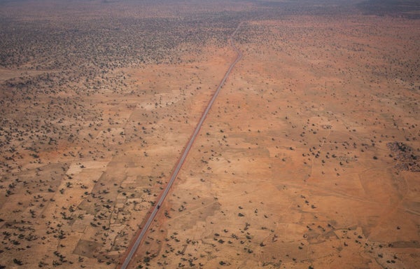 Au cœur du #Sahel, certaines routes sont devenues des pièges redoutés. C’est le cas de la Nationale 15, qui relie #Sévaré à la Nationale 2 au #BurkinaFaso 🇧🇫, en passant par #Bandiagara, #Koro et #Bankass, dans la zone instable du Pays dogon.

ledevoir.com/monde/afrique/…