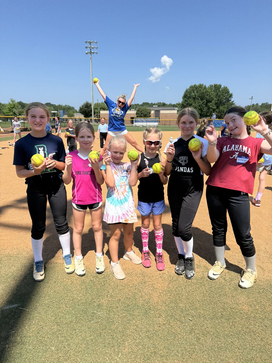 First day of camp was a success! The girls worked hard in the heat☀️😎