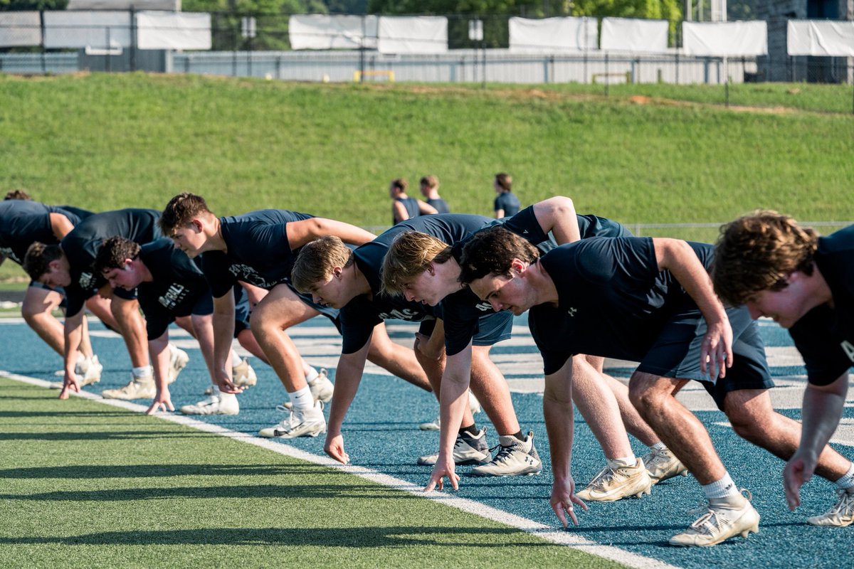 PrimeSportsTN's tweet photo. The dead period is over. Now it’s about who wants it more. @FarragutFB 

#KnoxvilleFootball #GrindSeason #ConditioningDay #FarragutFootball https://t.co/HmpiRhUfer