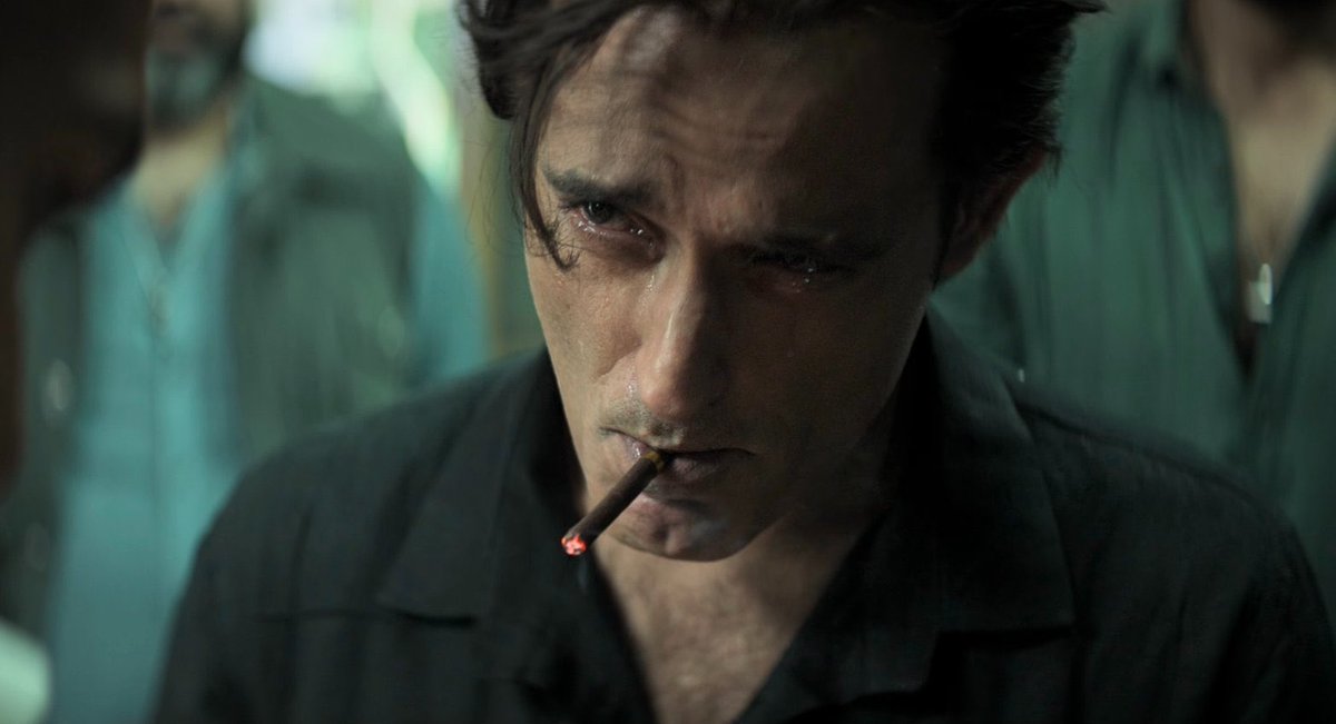 #AkshayeKhanna is that quiet kid in every classroom who doesn’t hang with the cool gang, doesn’t butter up teachers, skips all extracurriculars — but when the results are out, he tops the chart and leaves everyone stunned.