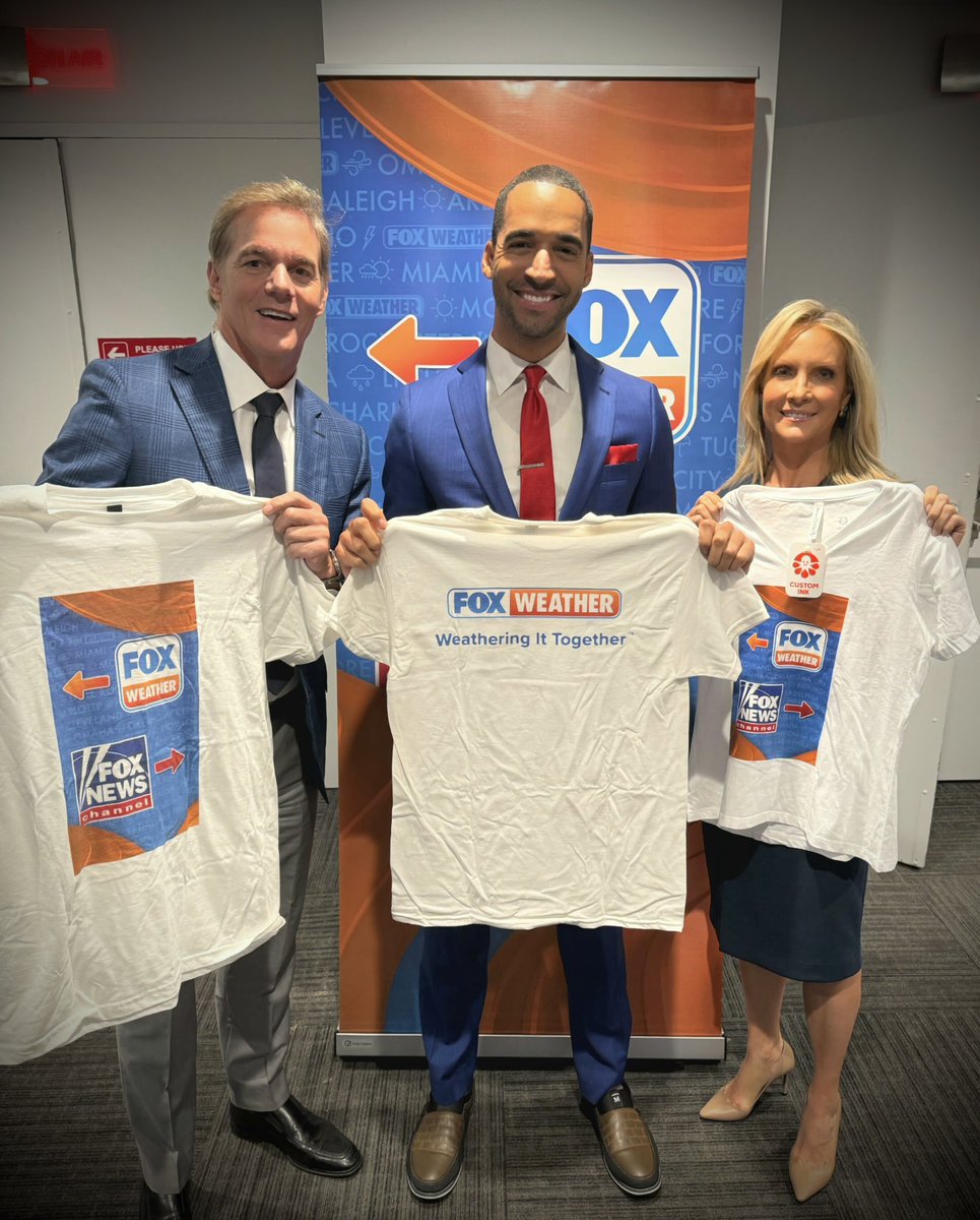 MichaelEstimeWX's tweet image. Always great working alongside the BEST in the business, @FoxNews’ @BillHemmer & @DanaPerino !