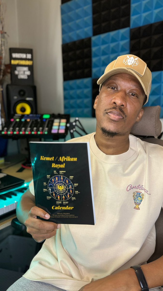 GEK_movement's tweet image. The Kemet Afrikan Royal Calendar book is available in English, Kiswahili and French for the diaspora. Go to gekdiaspora.com for your copy and begin your journey back to Nature!
