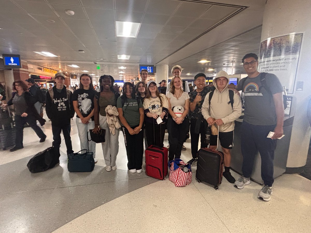 AZTeenReps's tweet image. The Teens are locked in for their trip to the National Training in Washington D.C.!! 🔥🔥