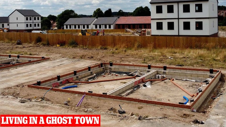 benW_crazy's tweet photo. After years of lifeless construction, a Nottingham newbuild estate is finally coming to life as real brick homes replace abandoned factory builds, offering families a fresh start.  https://t.co/BsmlrPuuex https://t.co/DjrGVesDF4
