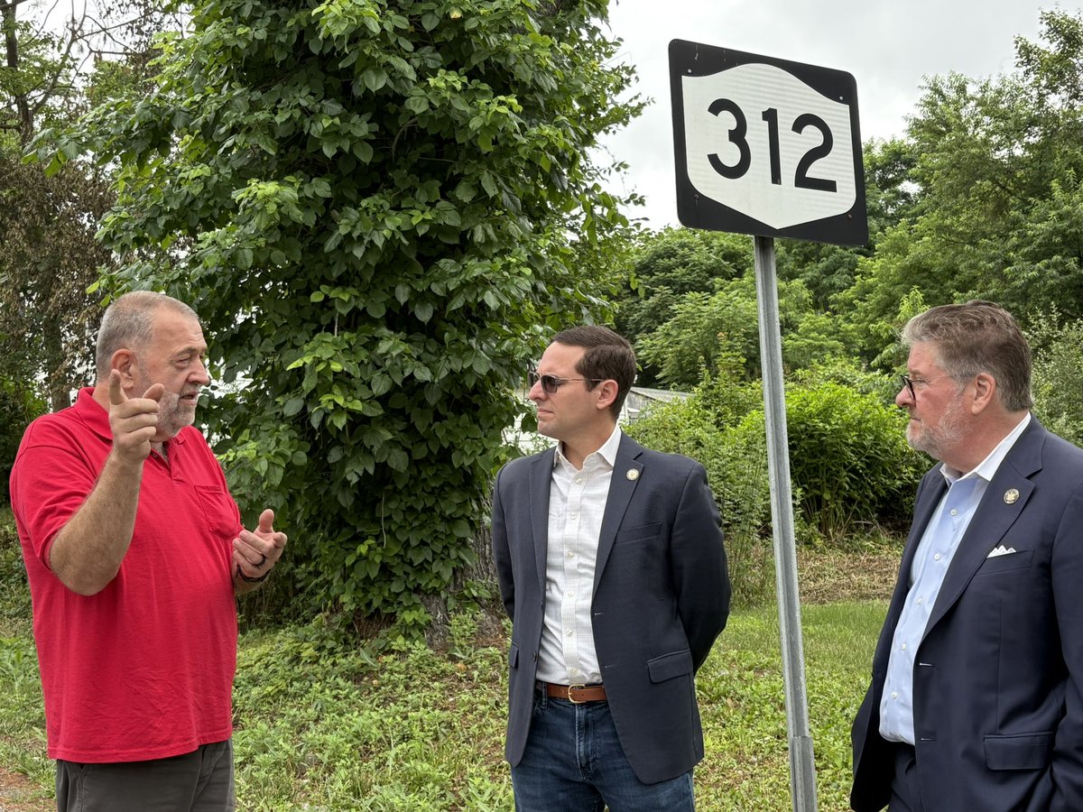 Senator Pete Harckham (@senatorharckham) on Twitter photo My colleague <a href="/slater4ny/">Matt Slater</a>, Southeast Highway Supt. Michael Burdick and I announced today a $2M repaving project for Rte 312—from the Metro-North crossing to Rte 22 in the Town of Southeast.
This smart investment will keep an important roadway safe for travel and commerce. My colleague <a href="/slater4ny/">Matt Slater</a>, Southeast Highway Supt. Michael Burdick and I announced today a $2M repaving project for Rte 312—from the Metro-North crossing to Rte 22 in the Town of Southeast.
This smart investment will keep an important roadway safe for travel and commerce.