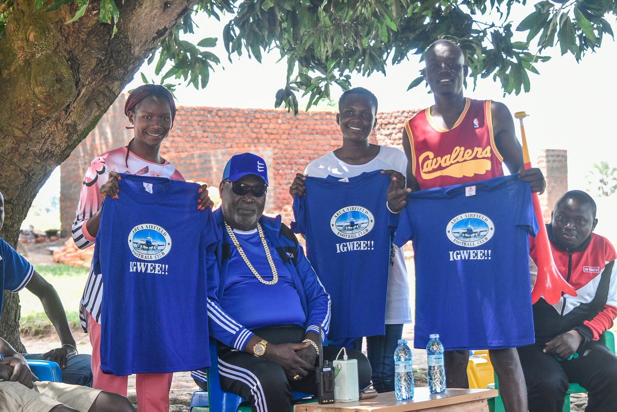 aruaairfieldfc's tweet photo. The Bossman "πππ©π©π ππ πππ©π©π || πππππ" knows how to bring the love! π Thanks for the awesome t-shirts, sir! We Salute π«‘
We are feeling the Love πππππππππππ
#AruaAirFieldFc #IGWEE #TogetherWeFly #AruaAirfieldFans https://t.co/YZzWme55ad