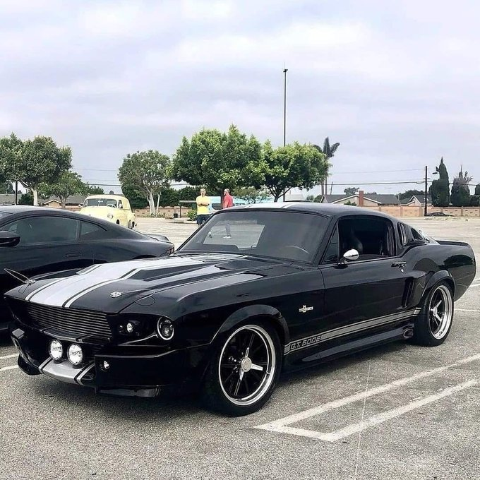 AnneHeilig01's tweet photo. πΊπΈ FORD MUSTANG πΊπΈ
ANYONE LIKE IT? ππ
#FordMustang #AmericanMuscle #IconicRide #USA #Pittsburgh https://t.co/IN6PDOqAfz