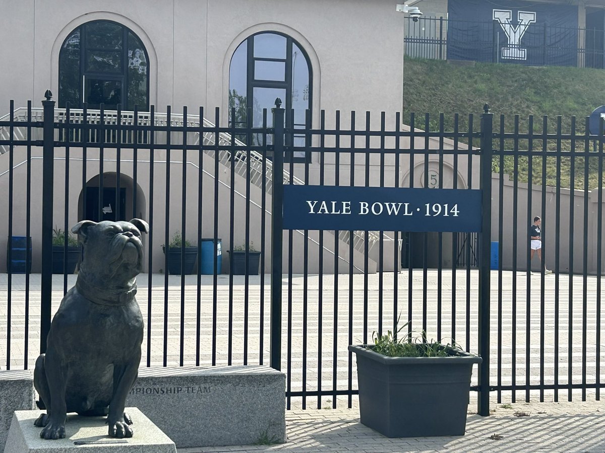 mattbodnar17's tweet image. Had an awesome time at Yale camp on Saturday. Thank You @CoachOstrowsky for taking the time to talk to me and teach me. Thank You @CoachRenoYale for hosting a great camp. @NDGP_FOOTBALL @CoachJayUConn