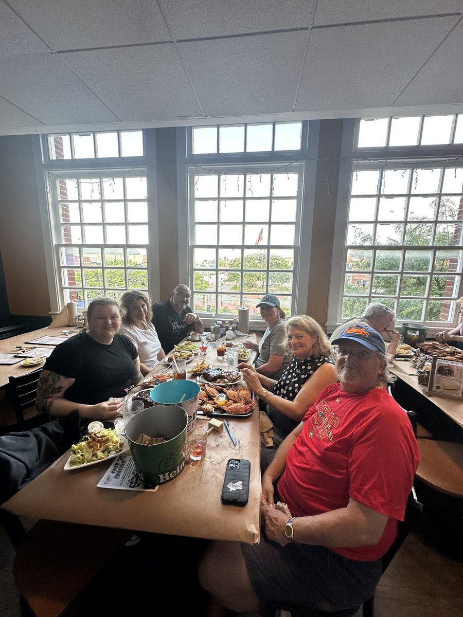 NOSNnetwork's tweet image. After completing meetings and discussing oncology issues at our 2025 annual meeting, the NOSN team enjoyed some Maryland crab! 

#nosn #oncology #cancercare #statelegislation #healthcare #healthcarereform