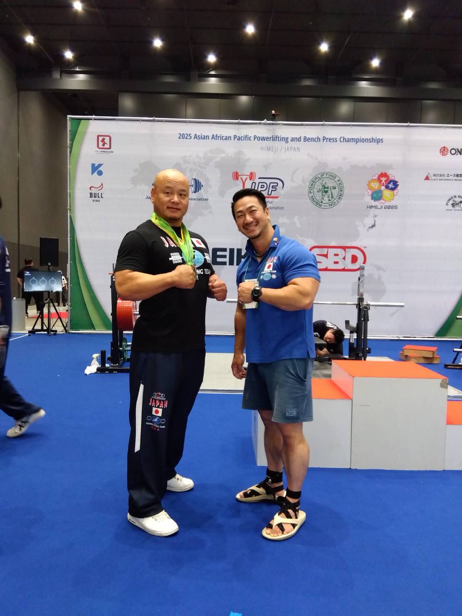 アジアアフリカンパシフィックベンチ
日本選手団 鈴木団長ありがとうございました！
忙し所少しですがアドバイスいただきありがとうございます
機会あれば是非セミナーかパーソナルをお願いしたいです
そして運営やスタッフの皆さまありがとうございました🤲