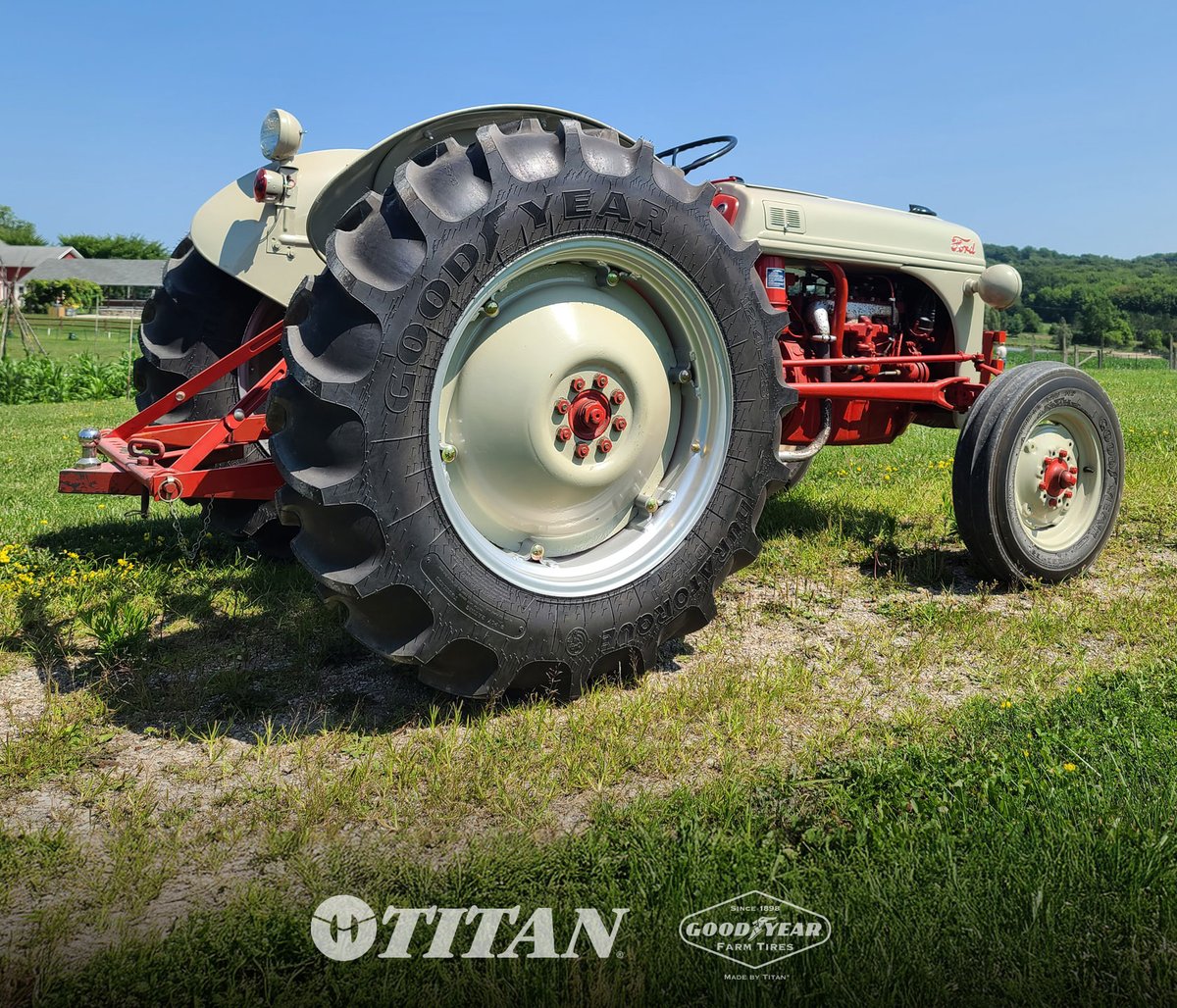 GoodyearFarm's tweet image. Something old and something new. Our Goodyear Duratorque 12.4-28's spruced up this classic 1952 Ford 8N quite nicely! #GoodyearFarmTires #TitanInternational