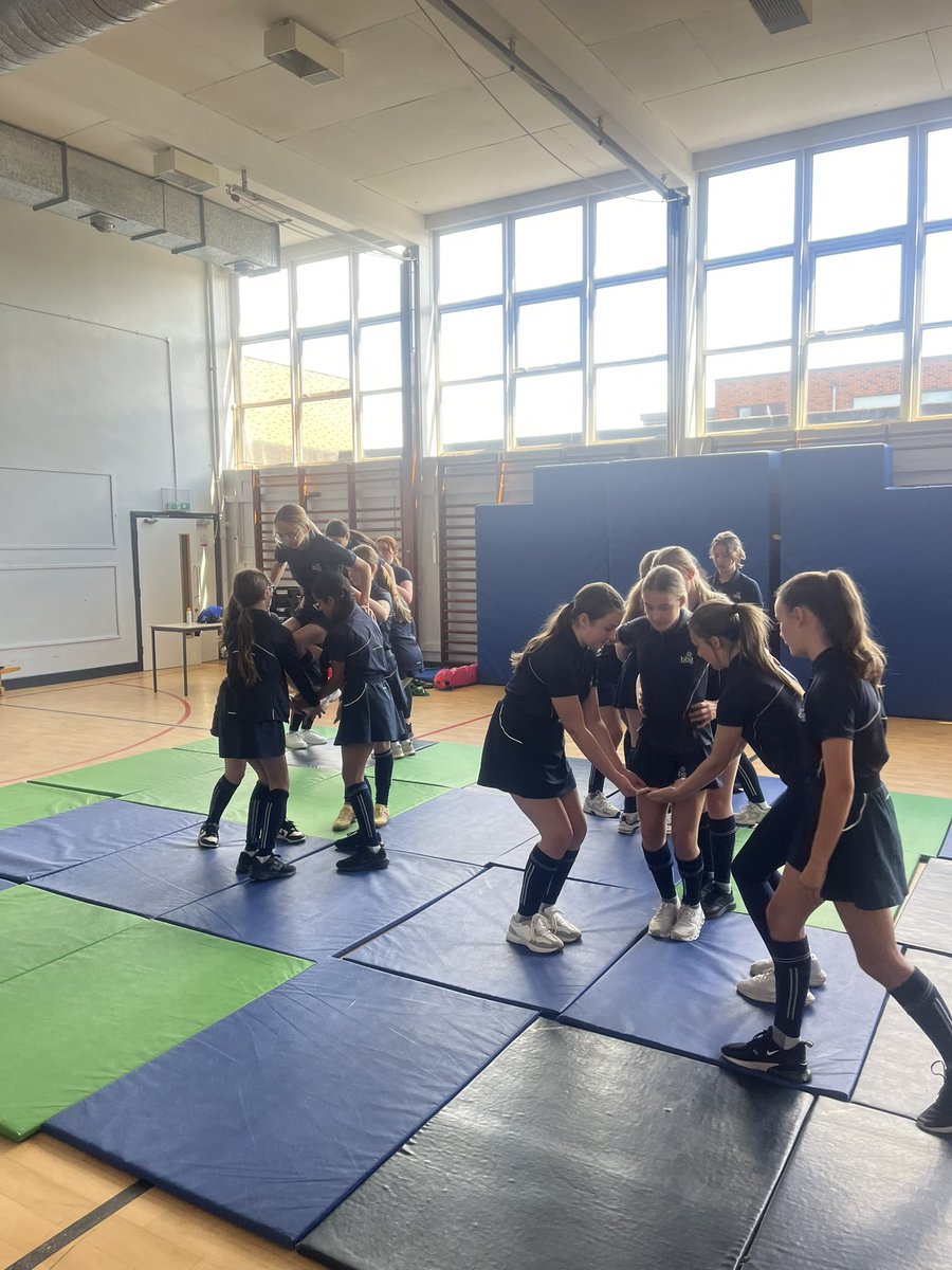 BBGAcademyPE's tweet photo. Great to have @whiterosecheer1 in today holding a taster for students after school! Lots of progress made! 💚 @BBGAcademy https://t.co/2gmQh4Pb4B