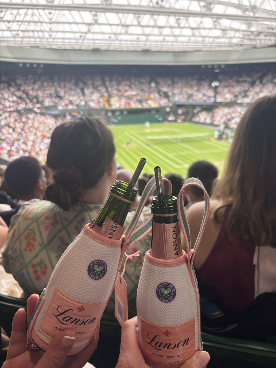 Emma Dodds (@sports_emmad) on Twitter photo Summer sport in all its finery 🤩
Fantastic few days during the off season enjoying as a spectator rather than taking notes.
#Wimbledon #HenleyRoyalRegatta
<a href="/wbd/">Warner Bros. Discovery</a> Summer sport in all its finery 🤩
Fantastic few days during the off season enjoying as a spectator rather than taking notes.
#Wimbledon #HenleyRoyalRegatta
<a href="/wbd/">Warner Bros. Discovery</a>