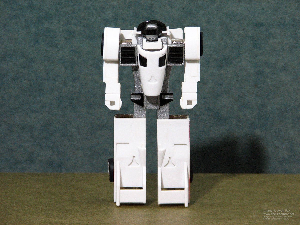 DailyGoBots's tweet image. Porsche:
Porsche was the Robo Machine release of Crasher, using her white Machine Robo colour scheme. Despite changing to her GoBots name later in the line, her GoBots colour scheme was never used.
Original Release: 1984
Released Under Series: 1, 2
ID Number: RM-20