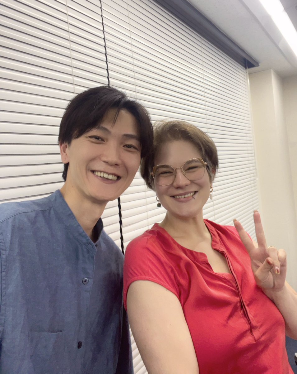 yusuke_Hara_'s tweet photo. 世界麻雀が終わってこれで日常に戻るんだろうなって思ってたら海外の方々がたくさん来てくれて道場は大盛況でした。俺たちの世界麻雀はまだ終わってない。

アンナは今日も楽しそうでした。 https://t.co/j7q5uJyRQp