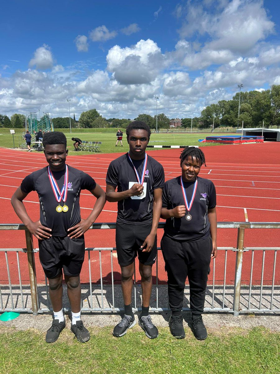 AcademyStNics's tweet image. KS3 &amp;amp; KS4 students showed some fantastic speed and strength today with some very close races and throws in the LSSP athletics tournament at Wavertree with 4 medals last week. Well done! #LSSP #Athletics