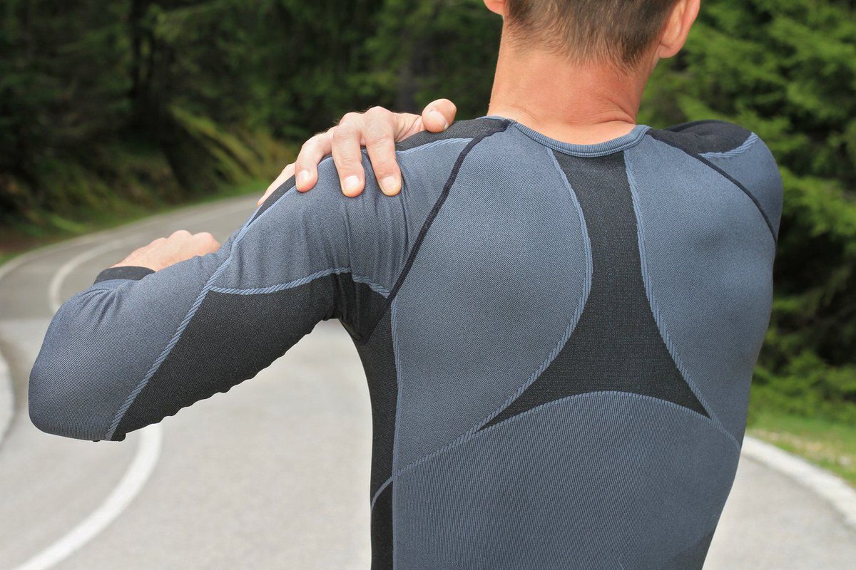 Shoulder weakness holding you back? Dr. Sterett breaks down 3 common causes—rotator cuff tears, impingement &amp; arthritis—and how to treat them. 💪

Learn more: buff.ly/BPIst9N 

#DrSterett #ShoulderPain #Orthopaedics #VSON #RotatorCuff #StayActive