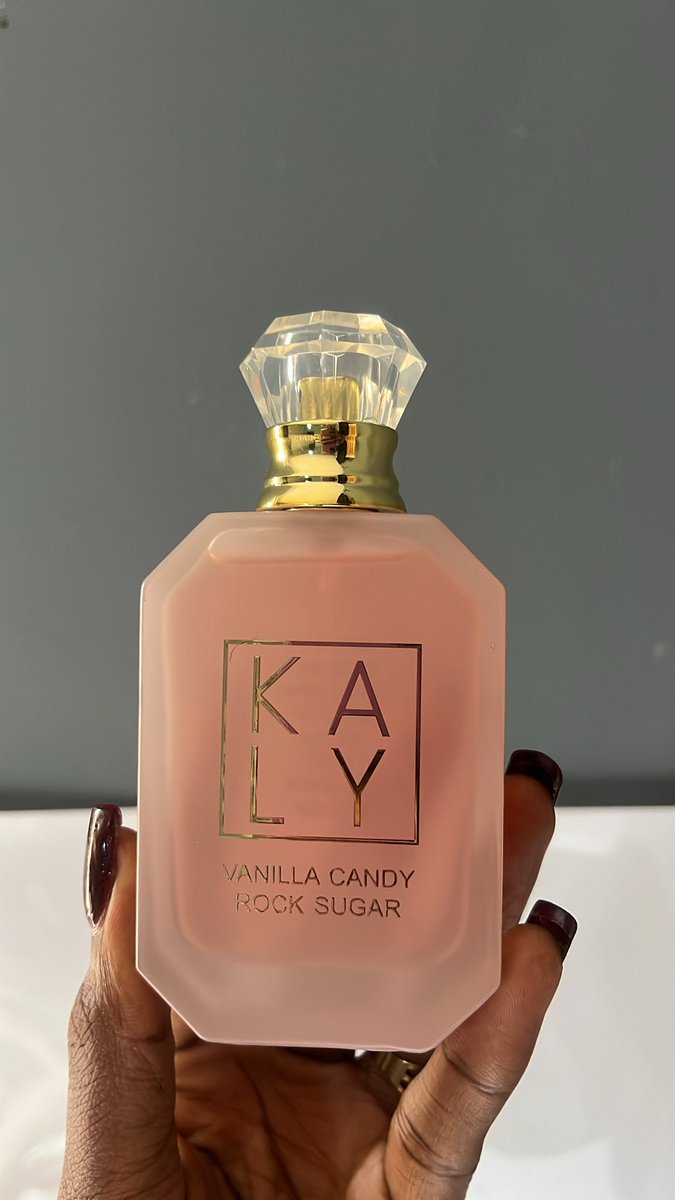 Ade_adetounn's tweet image. So tempting & sexy🥹
Pretty scents that stay with you all day and fit your budget.
Kaly candy rose N12,000
Kaly Vanilla N12,000
Yara Amazon N12,000
Hanna’s secret pour femme N8,500