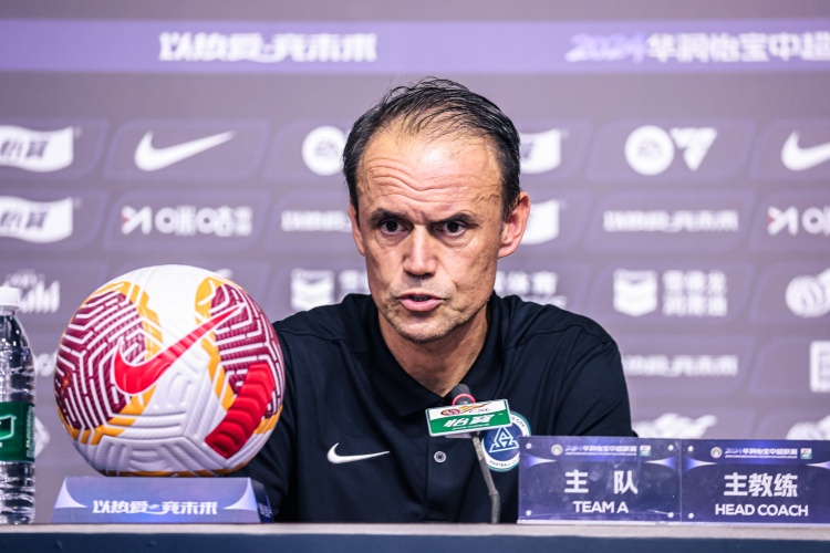 The 5th coach stepping down in the 2025 CSL: the CFG-owned Shenzhen Peng City announce that they part ways with Christian Lattanzio. The Italian coach took the helm in the late stage of the 2024 season. Shenzhen Peng City have gained 14 pts in the 16 matches this season as of now
