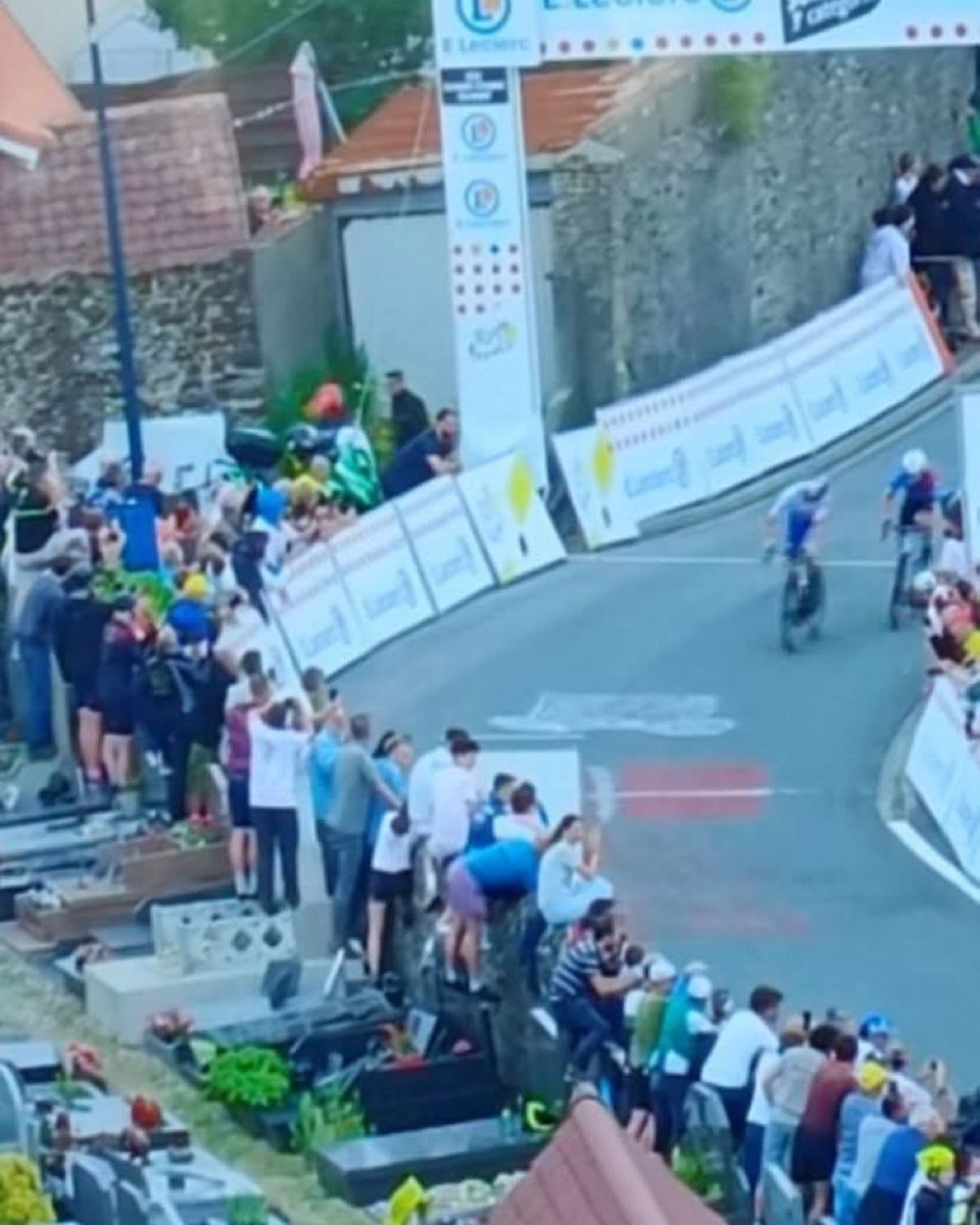 KevinRedacWeb's tweet image. Certains sont prêts à tout pour plus de visibilité

Sur LinkedIn, comme sur Google, un bon contenu suffit pour te faire remarquer. 
Pas besoin de marcher sur les morts…

La visibilité, ok. Mais pas au prix de ta dignité. 🫡

#TourDeFrance2025 #Ghostwriting #Rédaction #SEO