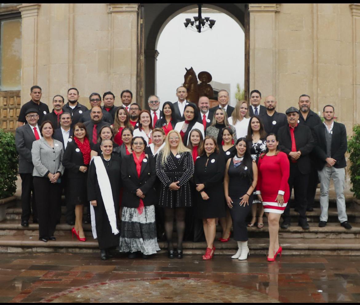 COLECC Durango (@coleccdgo) on Twitter photo 22 Aniversario 👏🏻 Felicidades <a href="/ColeccDgo/">COLECC Durango</a> 🥳
“La unidad hace la fuerza” gracias a todos nuestros colegiados presentes así como a Presidenta Fundadora Lic. Julieta Hernández Camargo, expresidente <a href="/Nacho_Vertebra/">LCyTC. J. Ignacio Mendívil B.</a>, Presidenta actual <a href="/carmenquinter15/">carmen quintero</a>
Fotografía: Eli Aramburo 22 Aniversario 👏🏻 Felicidades <a href="/ColeccDgo/">COLECC Durango</a> 🥳
“La unidad hace la fuerza” gracias a todos nuestros colegiados presentes así como a Presidenta Fundadora Lic. Julieta Hernández Camargo, expresidente <a href="/Nacho_Vertebra/">LCyTC. J. Ignacio Mendívil B.</a>, Presidenta actual <a href="/carmenquinter15/">carmen quintero</a>
Fotografía: Eli Aramburo
