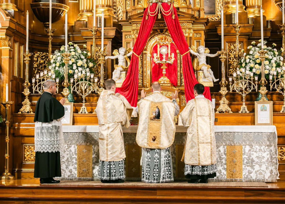 CanonsRegular's tweet image. The Canons Regular of St. John Cantius see the preservation and cultivation of Sacred Art—sacred vessels, vestments, religious iconography, as well as other art forms—as an important part of their apostolate.