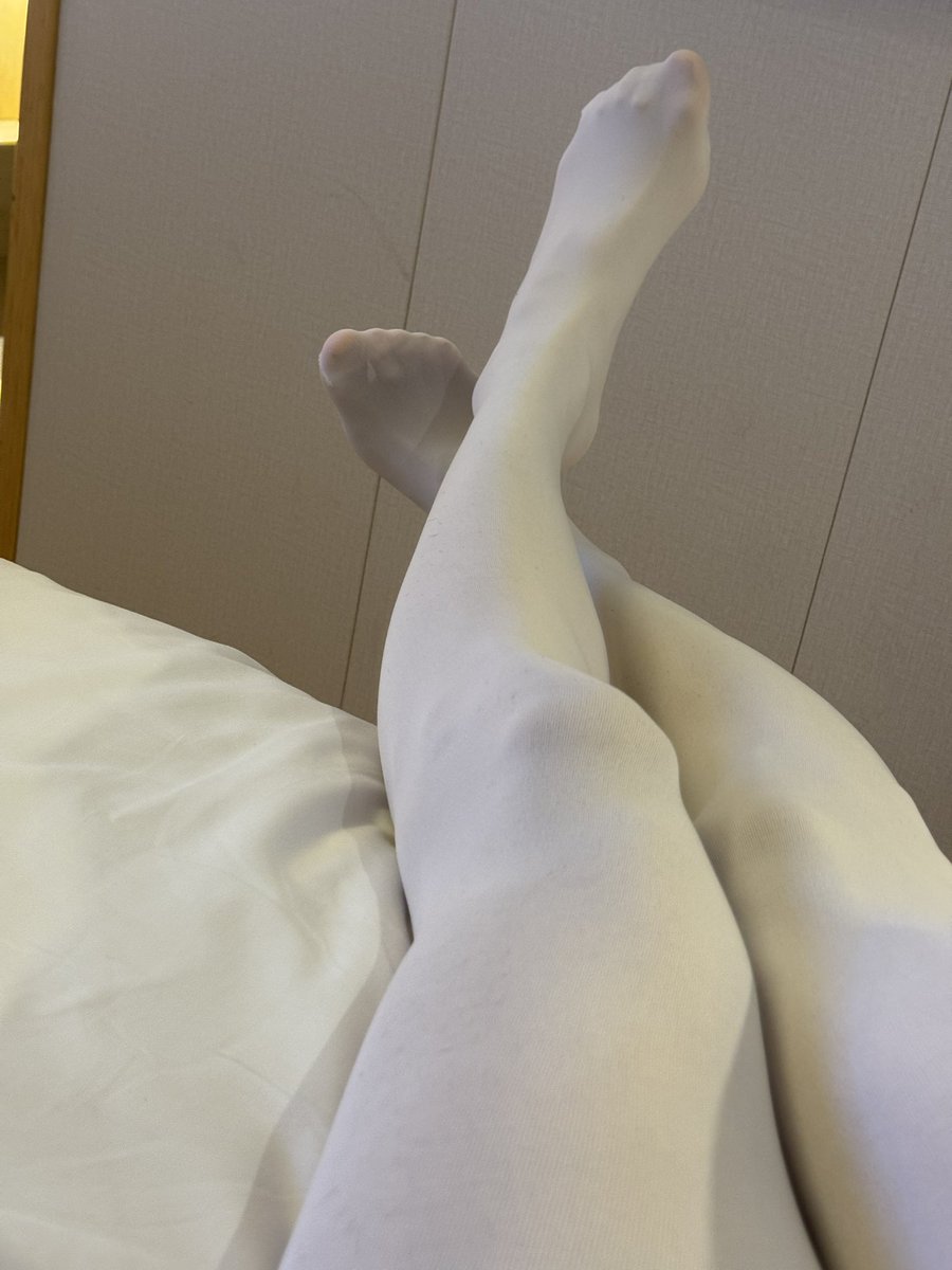 直接穿丝袜出门嘿嘿