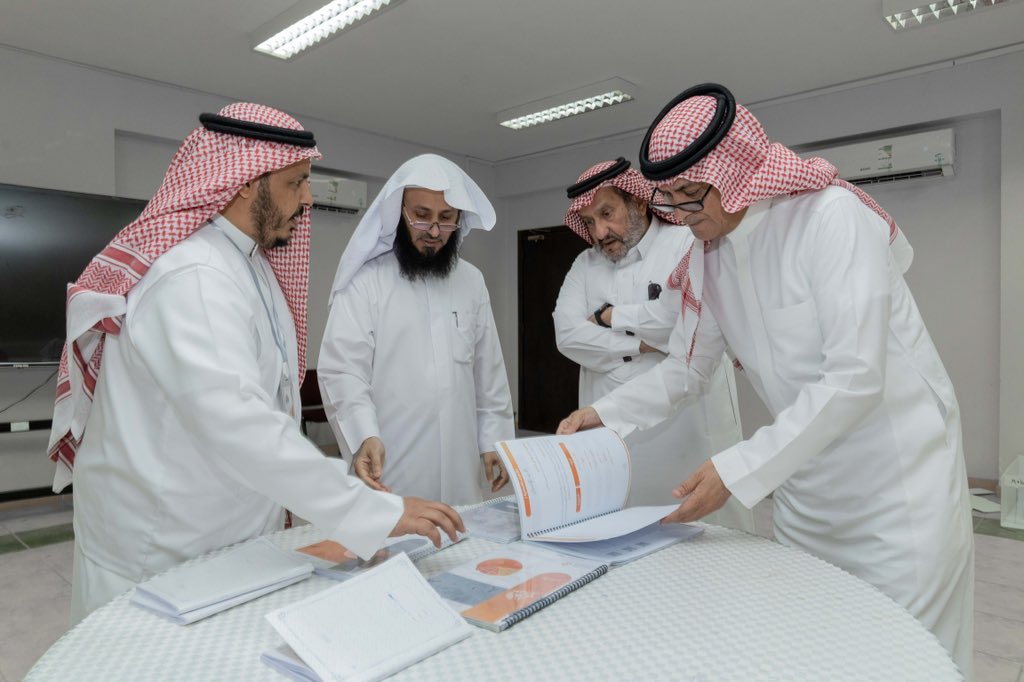 Ehsan1424's tweet photo. استضافة|
تشرّفنا بزيارة الدكتور حسين بن عبدالله الحارثي نائب الرئيس التنفيذي للشؤون الإدارية لجمعية العلوم والتقنية والدكتور فايز بن إبراهيم العضاض نائب الرئيس التنفيذي للشؤون الفنية لجمعية العلوم والتقنية لمقر المعسكر العلمي الصيفي ( 2 )

#جمعية_الإحسان https://t.co/UC24wzTTbW