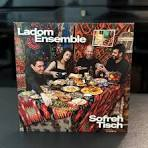 Esta noche: Romanian Folk Dances, Der Alef-Beis, Gole Pamchal y Prince’s Freyleks.
Ladom ensemble crean música con influencias de la música clásica occidental, el klezmer, el rock, el tango, el jazz, la música tradicional de la costa este y la música clásica persa.