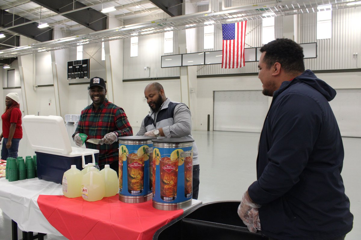 montgcitypandr's tweet photo. As we continue through Park and Recreation Month, we'd like to take a moment to spotlight a truly exemplary employee who always goes above and beyond. Kendall Johnson is the Facility Manager II at the Multiplex at Cramton Bowl and Paterson Field.
#mymgm #funinmgm #ParkandRecMonth https://t.co/S6oS9Nc2IB