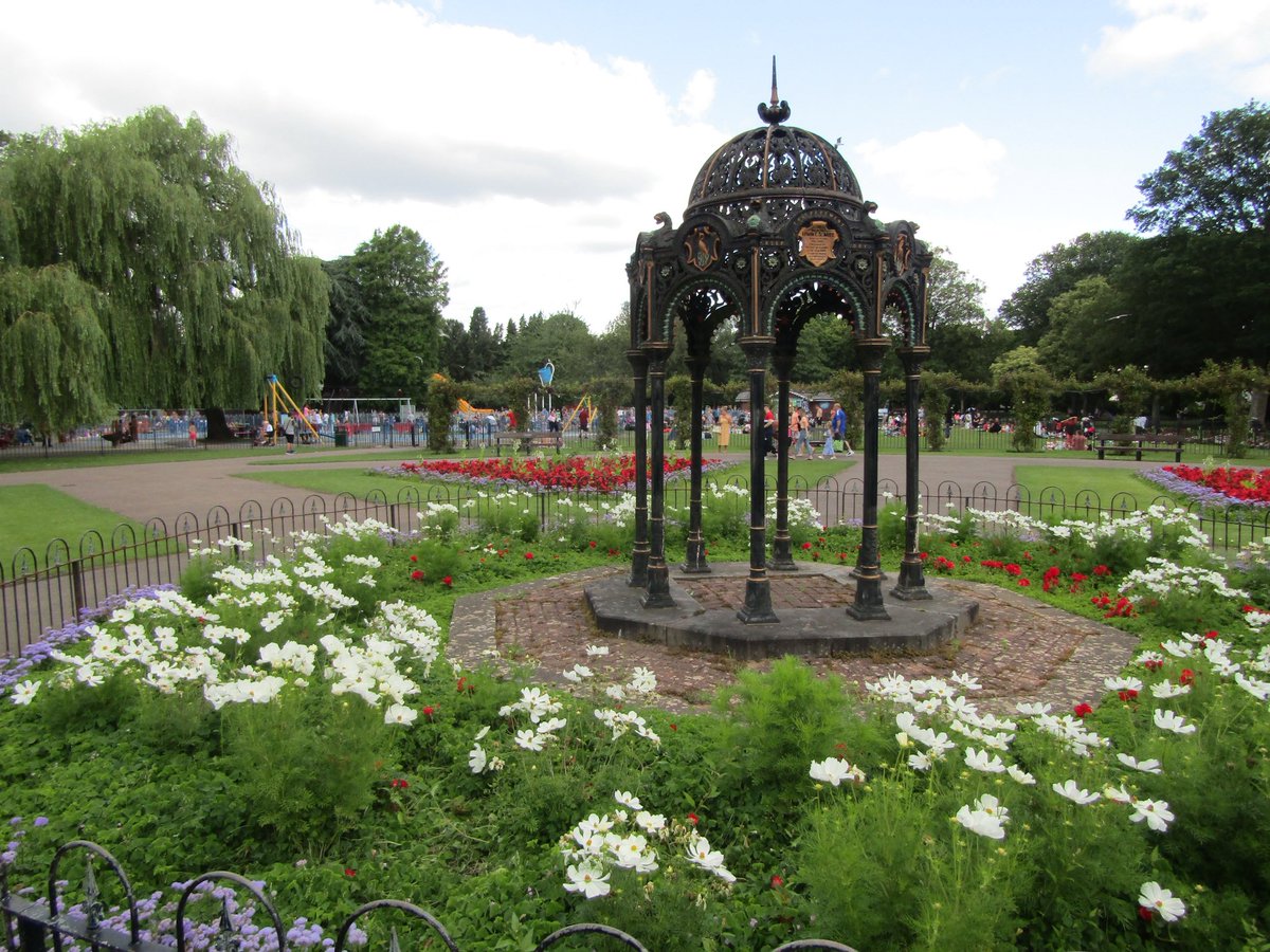 GwladCaerdydd's tweet image. Victoria Park, established in 1897, is a cherished part of our city’s park system, loved for over a century.
Tragically, it was the site of an attempted child kidnapping by Moynul Janu.
This incident is unacceptable and highlights the dangers of the Nation of Sanctuary policy,…