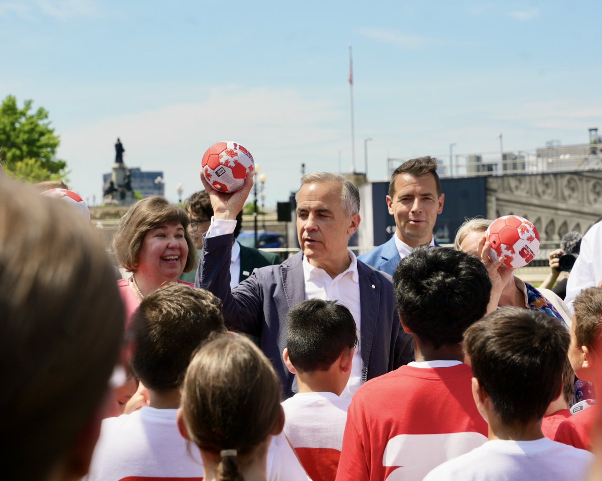 UK in Canada π¬π§π¨π¦ (@ukincanada) on Twitter photo Did you know Prime Minister <a href="/MarkJCarney/">Mark Carney</a> is an <a href="/Everton/">Everton</a> fan? π¨π¦π¬π§πβ½οΈ
From the #PremierLeague to the #FIFAWorldCup, our shared love of football (or soccer, for our Canadian friends!) brings us together.
With Canada co-hosting the World Cup in 2026, the excitement is building.π Did you know Prime Minister <a href="/MarkJCarney/">Mark Carney</a> is an <a href="/Everton/">Everton</a> fan? π¨π¦π¬π§πβ½οΈ
From the #PremierLeague to the #FIFAWorldCup, our shared love of football (or soccer, for our Canadian friends!) brings us together.
With Canada co-hosting the World Cup in 2026, the excitement is building.π