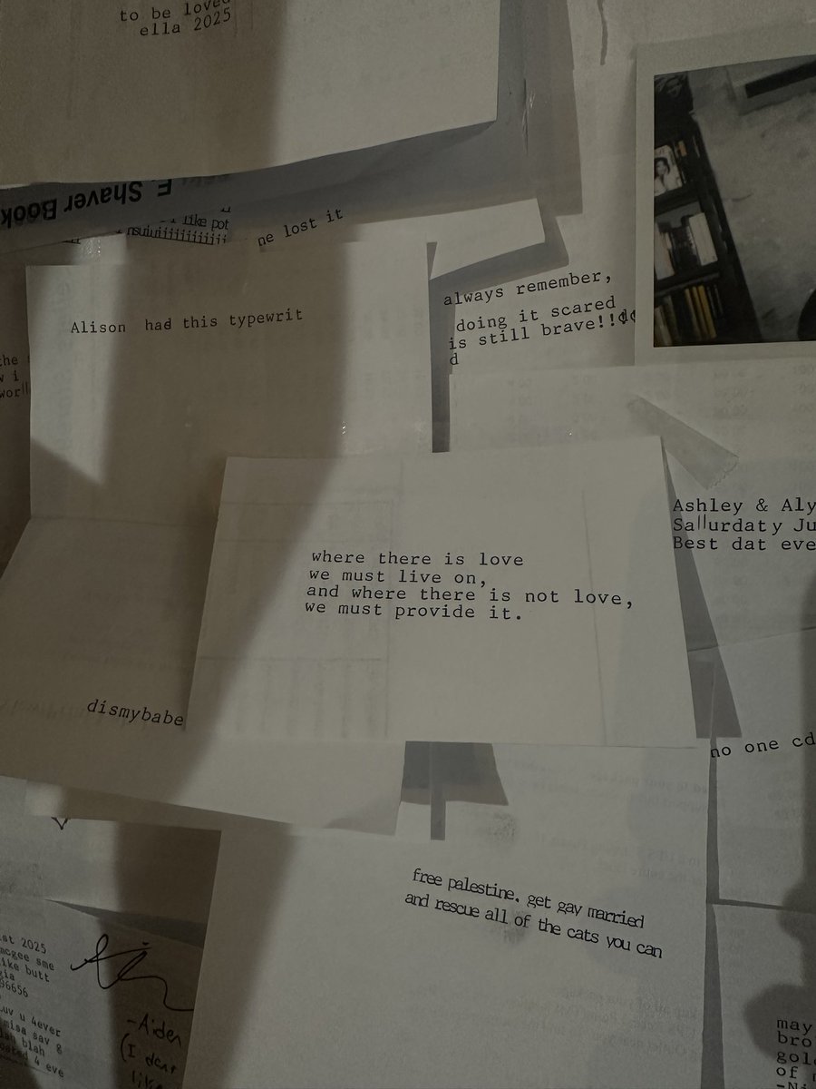 stxrcxtcher's tweet photo. left a lil piece of greta at e. shaver bookstore in sav ga if anyone wants to try and find it 😉 https://t.co/k4RhuoTLT5