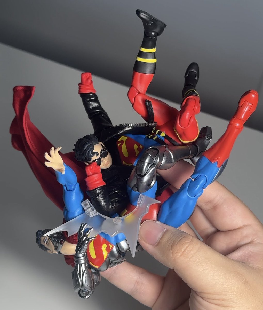 lethalcollector's tweet image. Day 2 of Posing Every #Superman Figure I Have: MAFEX Return of Superman Collection