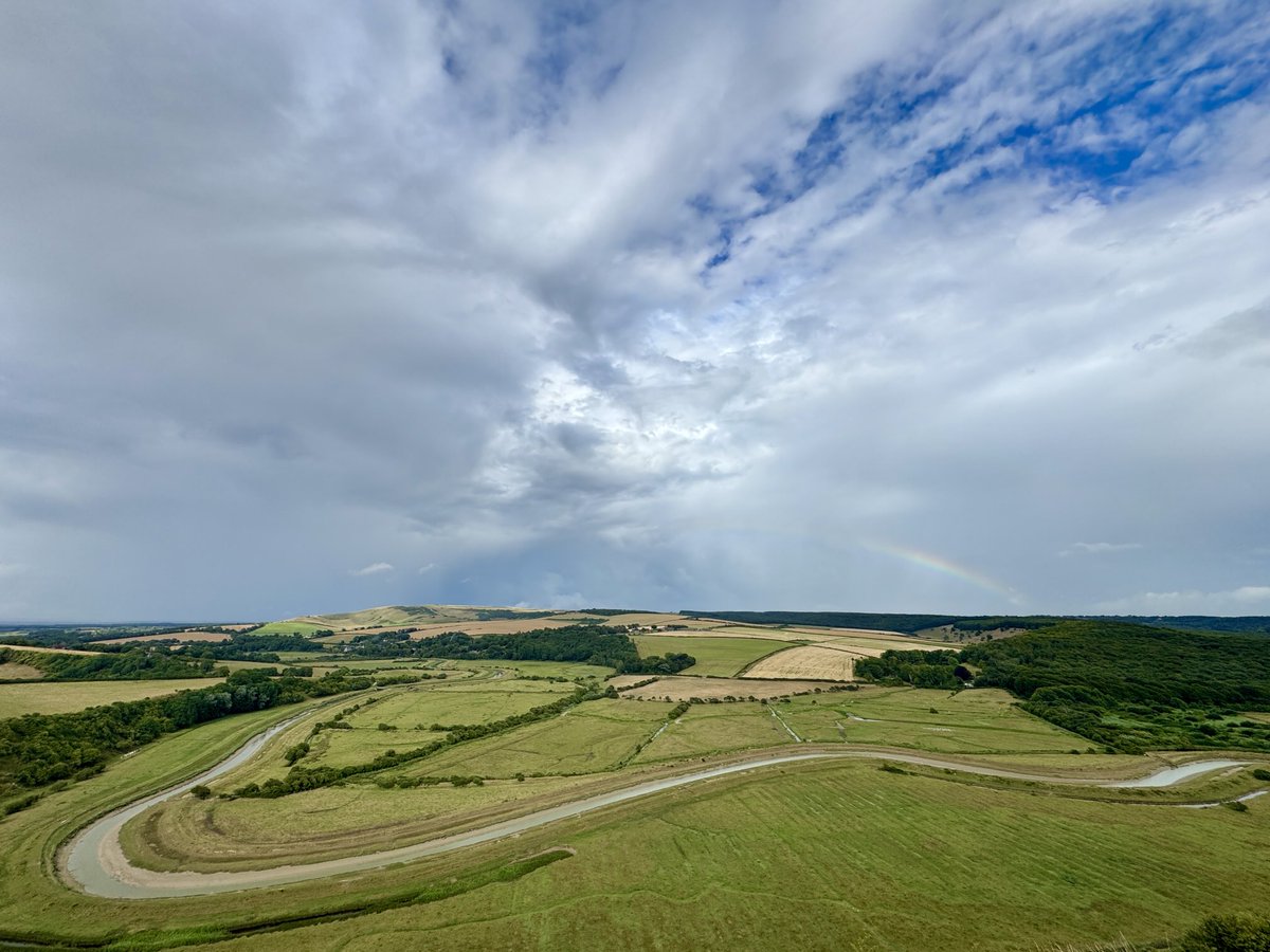 stancoddles's tweet image. Rainbow at High & Over with views of the Cuckmere river @sdnpa @BBCSouthWeather