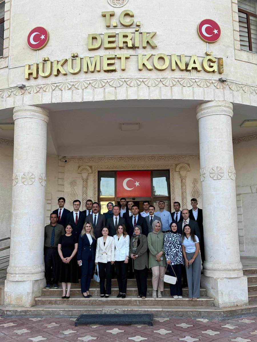 AdaletPGM's tweet photo. Adliye Ziyaretlerimiz!

Personel Genel Müdürlüğümüzce, Derik Adliyesini ziyaret ederek personelimizle bir araya geldik.

Adliye ziyaretleri kapsamında ayrıca Türkiye’deki kadastro davalarına ilişkin Genel Müdürlüğümüzün “0”kadastro dosyası hedefine yönelik kadastro mahkemesini ziyaret ettik.

Ziyaretler sırasında bizlere gösterdikleri samimi ilgi ve paylaştıkları değerli görüşler için tüm personelimize teşekkür ediyor, birlikte daha verimli bir çalışma ortamı oluşturmayı hedefliyoruz. 

#PersonelinSesiAdaletinNefesi
#AdliyeZiyareti