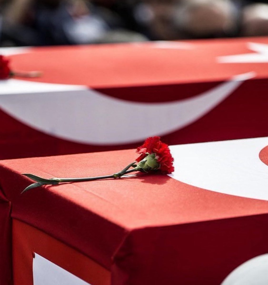 Şerefle bitirilmesi gereken en ağır görev hayattır.