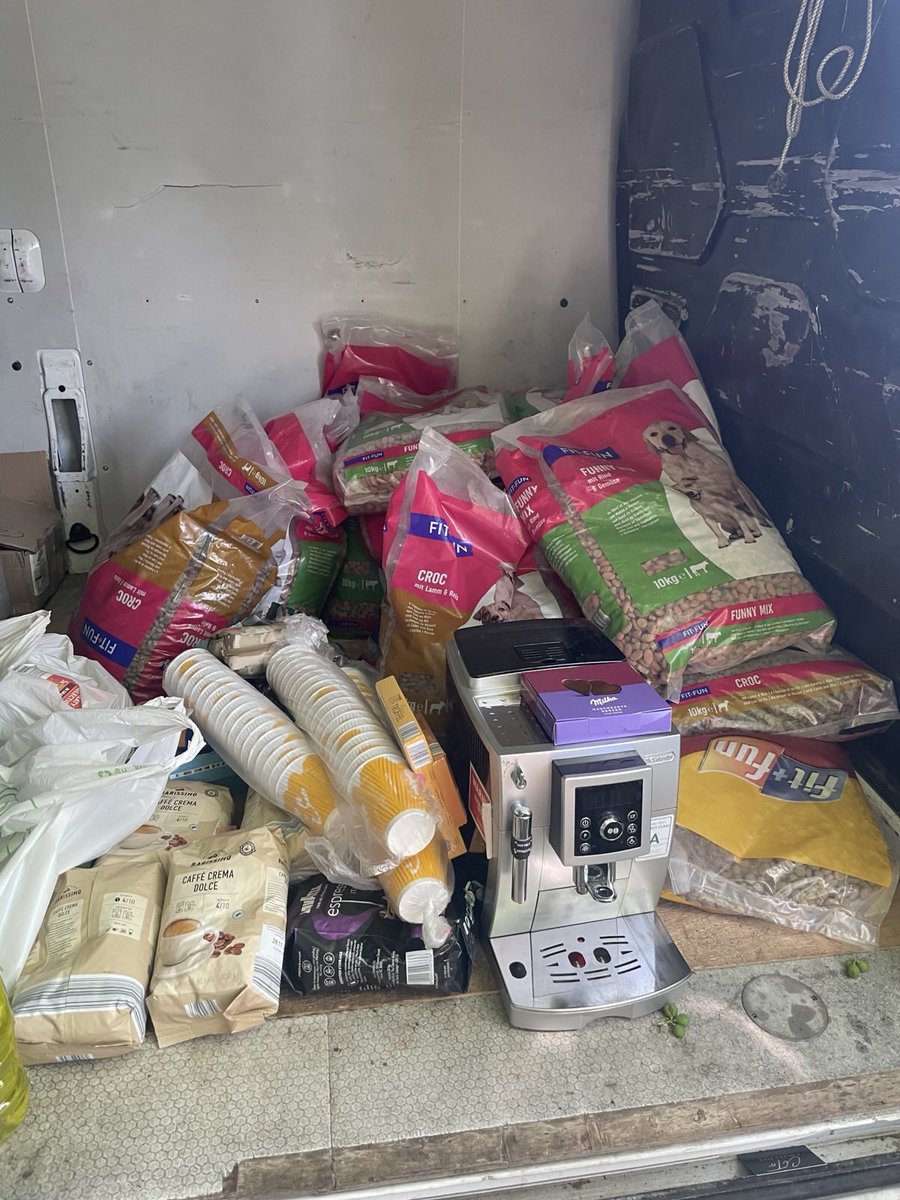 MinisterBoomer's tweet image. Sometimes it is quite helpful to browse the Ukrainian classifieds. On Tuesday, the stretcher was still in Lviv. Function checked, paid and loaded. Today it is already in the front area at @DefactoHumanity , along with a few other items from our warehouse in Germany. Flexible…